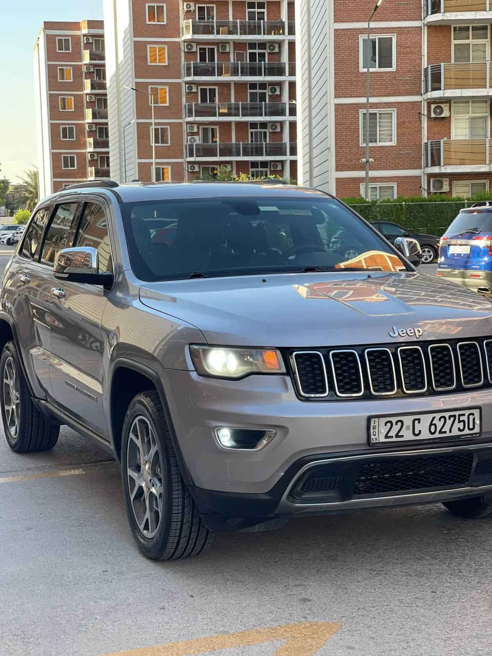 للبيع    جيب 2018 لمتد

* شاشة Uconnect مقاس 7 إنج  
* Apple CarPlay
* Android Auto
* بلوتوث
* كاميرا خلفية
* مثبت سرعة
* تشغيل بدون مفتاح
* مكيف أوتوماتيك 

* ABS
* ESP مانع الانزلاق
* Traction Control
* وسائد هوائية متعددة

. المواصفات :
1-اللون : رصاصي 
2-المحرك :3600/6V
3-الرقم : اربيل
4-اوتو ستوب 
5-الداخل اسود 
6-مقاعد جلد 
7-الويل حجم 20
8- التشغيل عن بعد 
9-حساس خلفي 
10-رادار خلفي 
11-المقاعد الأمامية كهربائية 
12-تبريد قطعتين 
13-بصمه أبواب 
14-العداد 96 الف ميل 
15-الضرر: ربع باب خلف الراكب 
السعر :212 ورقه 
المكان : بغداد


**إذا كنت صاحب هذا الإعلان وتريد حذفه لأي سبب، رجاءا أرسل رسالة إلى الدعم الفني**