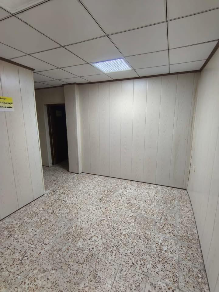 🏢✨ شركة محمد للاستثمار العقاري ✨🏢
📢 للإيجار | شقة حديثة في منطقة الطويسة – قرب عصير تايم 📢

━━━━━━━━━━━━━━━━━━━

🔑 تفاصيل العقار:
📍 الموقع: الطويسة – على الشارع العام قرب عصير تايم
🏢 الطابق: ثاني
🛋️ المواصفات:

• غرفتين نوم
• صالة استقبال واسعة
• مطبخ عملي
• صحيات كاملة

━━━━━━━━━━━━━━━━━━━

💰 الإيجار الشهري: 550,000 دينار 💎
🔥 تصلح للسكن الطلاب، الموظفين أو كمكتب إداري

━━━━━━━━━━━━━━━━━━━

📞 للتواصل مع محمد للاستثمار العقاري:
📲 *********** – واتساب مباشر
📲 *********** – الدليل العقاري
📲 *********** – خدمة العملاء
📲 *********** – تنظيم العمل

🏢 مكاتبنا:
📍 الطويسة – شارع اللجنة الأولمبية – قرب عصير تايم 🧃
📍 مناوي باشا – مقابل مطعم محمد هاشم 🍽️

📲 تابعونا على إنستغرام وفيسبوك | @moh_comp_basra
✨ محمد للاستثمار العقاري – نختار لك الأفضل دائمًا 🏆

━━━━━━━━━━━━━━━━━━━

#محمد_للاستثمار_العقاري #شقة_للإيجار #الطويسة #Basra #Iraq #عقارات_البصرة #فرصة_مميزة
