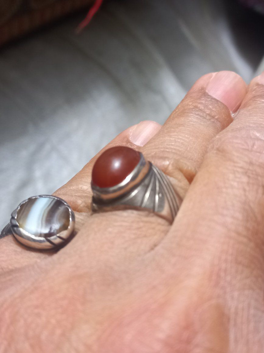 عقيق يماني قديم جراخة اليمن 
للبيع 
السعر  ١٠٠  الف


**إذا كنت صاحب هذا الإعلان وتريد حذفه لأي سبب، رجاءا أرسل رسالة إلى الدعم الفني**