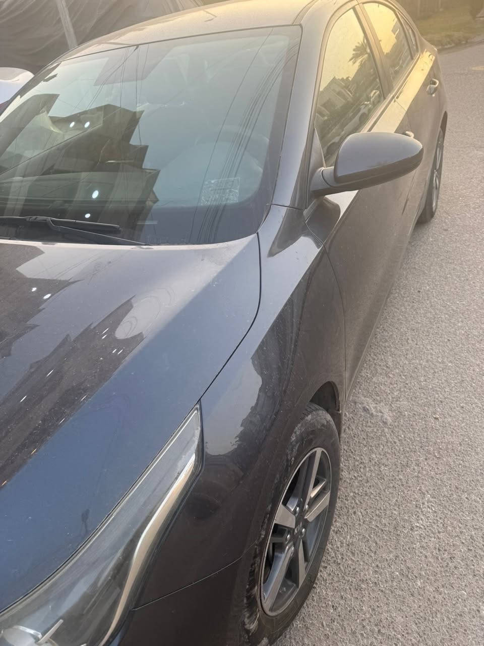 السلام عليكم للبيع كيا سيراتو خليجي مكفولة من الصبغ والتبديل والضربة فقط دعامية خلفية صبغ موديل 2019 ماشيه 90 كير مكينة كفالة باسمي السياره محرك 1600 العنوان زيونة السعر 130 ورقة ‭0773 649 3470‬
