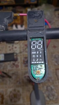 سكوتر • البطارية شغالة • عطل بالعقل