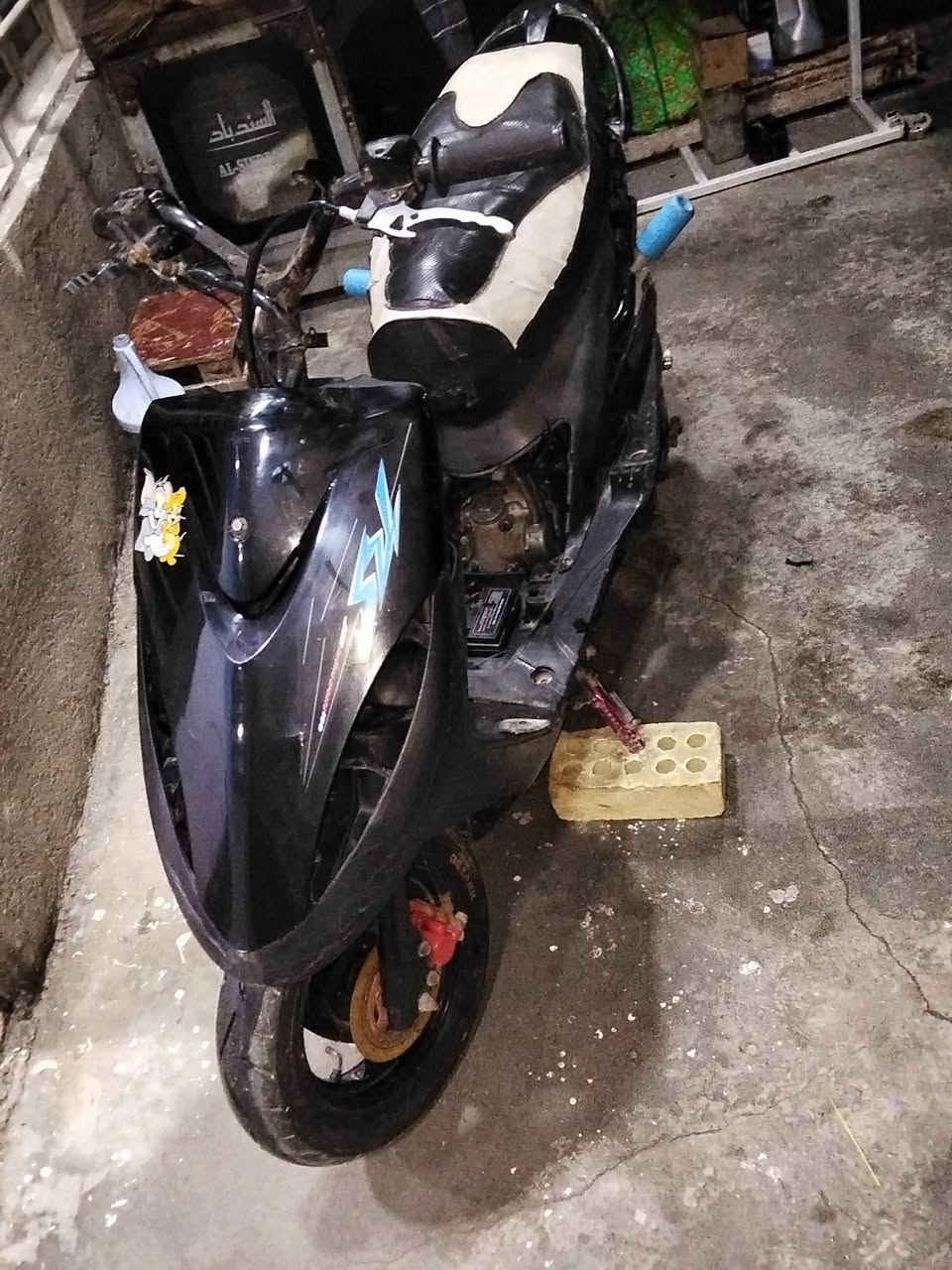 ماكس عدله
بوشه 55 مثل ما موضح بل صورا الكلجات اغله من الدراجه الشلعه تموت 
كفرات موجوده الصفاح لسود 
الضفيره شرط زلغ مابيها الدراجه بعدها على السحك ماجانت كايمه بس ولفات بيها 
مكاني فالكه سلمان باك 🙂 
***********وتساب فقط
