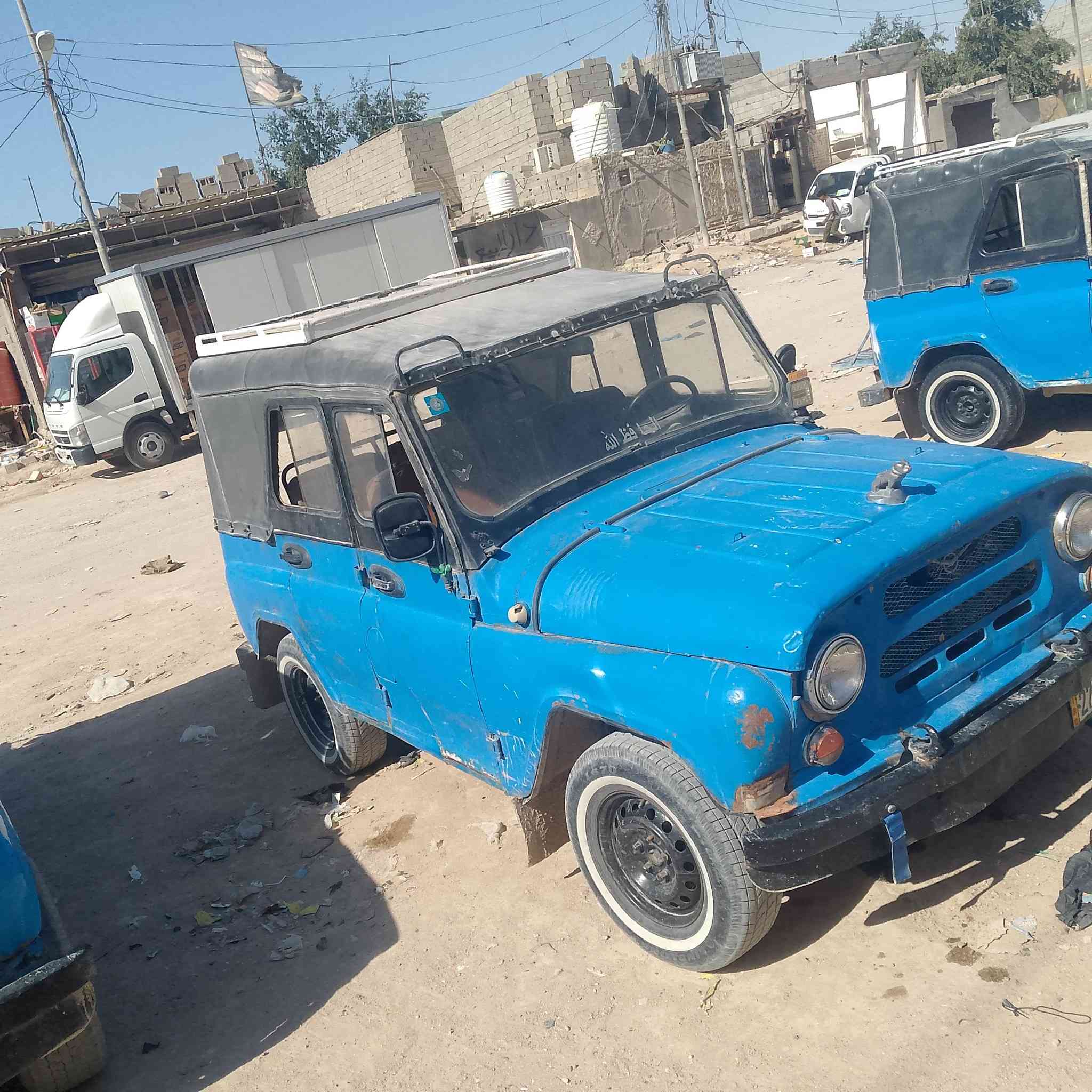 السلام عليكم واز 88 للبيع ادوات مكينه وكير فيفتي محركه بي ضعف كير جديد كهربئايات عامه دوشمه جديده تخم تاير سيارة حلوا الاتصال ***********
