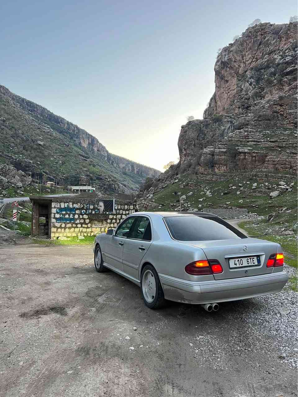 بؤ فرؤشتن يان گؤرينه ون 
ماسليس عئفريت
 ئه وروپي مه نه فئست 
لؤك لؤك بؤني شه ريكه ي لئدئ
مؤديل 2000
مه كينه 320مه رغوب avangard
كوشن هيتر 
ته بريد سارد و گه رم له شوئني خؤي
ته له فؤن
abs به شه رت
تراكشن
ناو فؤرميكا
مواسه فاتي زؤره هه مووي نانوسرئ
تايه و ويل لؤك
چركه ي تيا نيه 
گئر و مه كينه و ته بريد و كاره باي هه مووگياني به شه رت له سه ر ده قي شه ريكه
لئدراوي نيه 
بؤياخ سه قف و حيزام به شه رت
موس و براوه و ته بريد abs كاره باي هه مووي  به شه رت
بؤ فرؤشتن يان گؤرينه وه به شتئك به دلم بئت
سعري 58 ژمارە *********** أربيل, العراق
