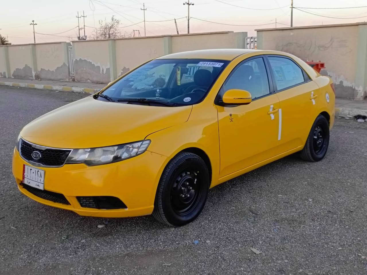 ***********
فورتي 2012
 رقم بغداد بأسمي 
وارد أمريكي 
بيها جاملغ أمامي فقط بدون دواخل 
مكينة 2000
تبريد شغال 
تخم تاير 
حدادية جديدة 
خط وبحث مصفرة 
سنوية 28
سعر السيارة 80
مكان السيارة واسط
