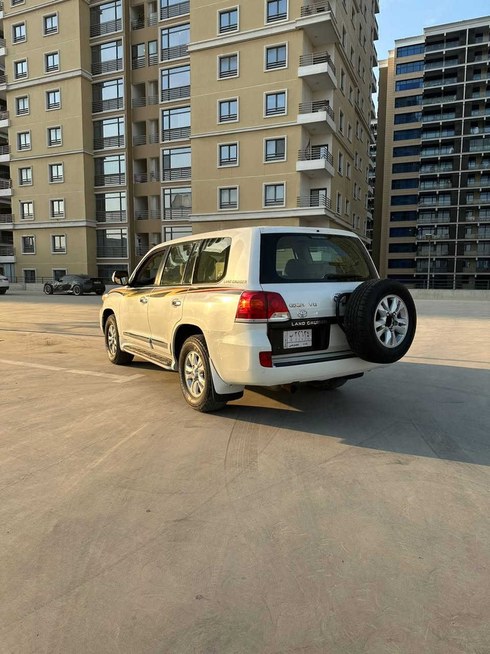 سلام عليكم  للبيع لاندكروزر 2012قطري سبير تعليك سياره مكفوله من الصبغ والبارد  بس الدعاميات مبدلات ماشيه 190  سياره فول مواصفات تخم تاير جديد سعره 33ثلاث شدات وتلاثين وبيه مجال لشاري 
مكان السياره بغداد حي اور 
***********
