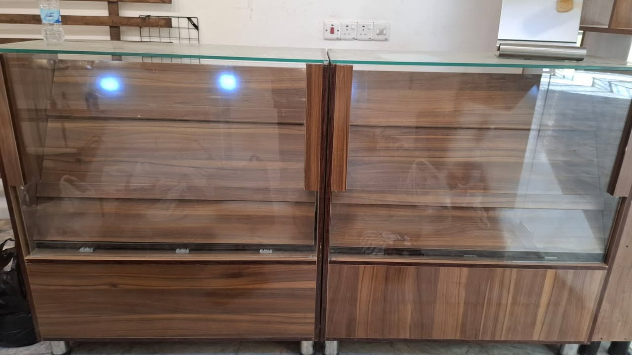 سلام عليكم  للبيع قطعتين سعرهن❗️ 270 الف وبيهن مجال بسيط بعدهن ما مستخدمات جدد 

تجي تشوف وتاخذهن ما عندي توصيل ❗️

جام خانة ترهم لمحلات التلفونات والاكسسوارات 

قياس الوحدة❗️

ارتفاع 110cm
عرض متر
نزال 40
مكاني بغداد تقاطع باب المعظم قرب افران السعفة الذهبية / رقم الاستفسار ***********
