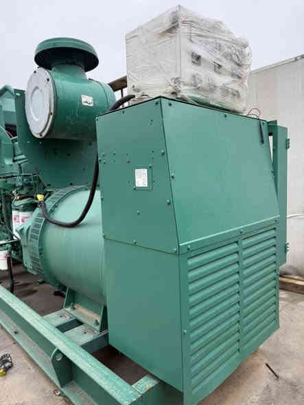 #للبيع_مولدةCummins650KVA

كمنز (6) سرندر امريكي 🇺🇸اصلي مستعمل استيراد اوربي
حجم (K19)  / (6) وربع انجكتر زيتي 
سوبر / انتر كولر / اويل كلر 

  
توليد استانفورد انكليزي 🇬🇧 المنشا نحاس 100‎%‎
السعة (650kva) & (1500A) امبير صافي (3) فيز

موديل حديث (2017) 
ساعات العمل (1000) ساعة حقيقي
نسبة نضافة المولد ‎%‎95

 

لوحة التشغيل DSE برودكشن ديجيتال تشغيل واطفاء ذاتي اوتوماتيك بنظام سستم حماية المحرك بلكامل

 
       ضمان لمدة سنة كاملة بالمحرك وراس التوليد استندر   
            كفالة عامة بمحرك بدون بخار وصرف ودخان 
      شرط الضمان والفحص والحمل الموقعي لمدة (3) ايام

     💲السعر تواصل على بريد صفحة او اتصال على رقم 💲
              يوجد توصيل لكافة المحافضات العراقية  

              مع كافة الخدمات مجانا مقدمة عندة الشراء
                    زيت_ تخم فلاتر [ زيت .كاز .هواء ]
                      وتنصيب داخل كوردستان فقط

                     تتوفر  لدا شركة باور لتجارة العامة
                    لكافة المولدات الجديدة والمستعملة 
               صيانة عامة - قطع غيار عامة - زيوت وفلاتر
         عقود صيانة وادامة دورية - تنصيب وتشغيل مواقع 

للأستفسار اكثر على بريد الصفحة او اتصال على ارقام التالية 

*********** ☎️ مدير شركة باور مهندس ياسر / واتساب

🌐 او زورنا في موقعنا اربيل شارع 100 الصناعة الجنوبية مقابل بوابة المعارض السيارات 
الفرع الثاني اربيل شارع 120 منطقة فرمان بارن شارع الكورنيش
