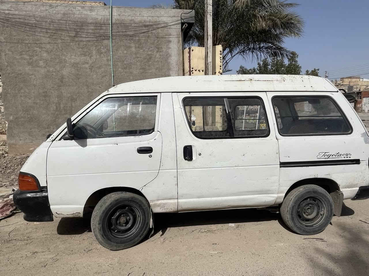 سياره فاره البيع موديل 93
سنويه ساقطه 
رقم واسط 
عليها غرامه 200الف 
تنزل من سعر سياره 
سعر 30 
رقم ***********
