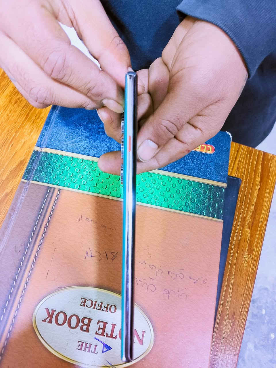 السلام عليكم شباب جهاز للبيع اسم الحهاز تكني كامون 40برو الجهاز مستخدم شهر كامل كفالة عامه الجهاز نضيف كلش السعر 400بي مجال الستفسار خاص الرقم ***********
