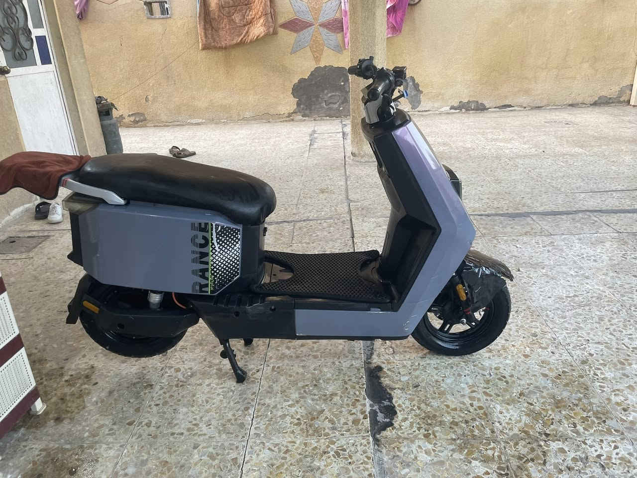 سلام عليكم دراجه شحن للبيع موديل 2024 6بطاريات دراجه خير من الله نضافه فول مكاني ابو غريب الشيحه 
 تواصل أو استفسار رقم ***********بي وتساب
