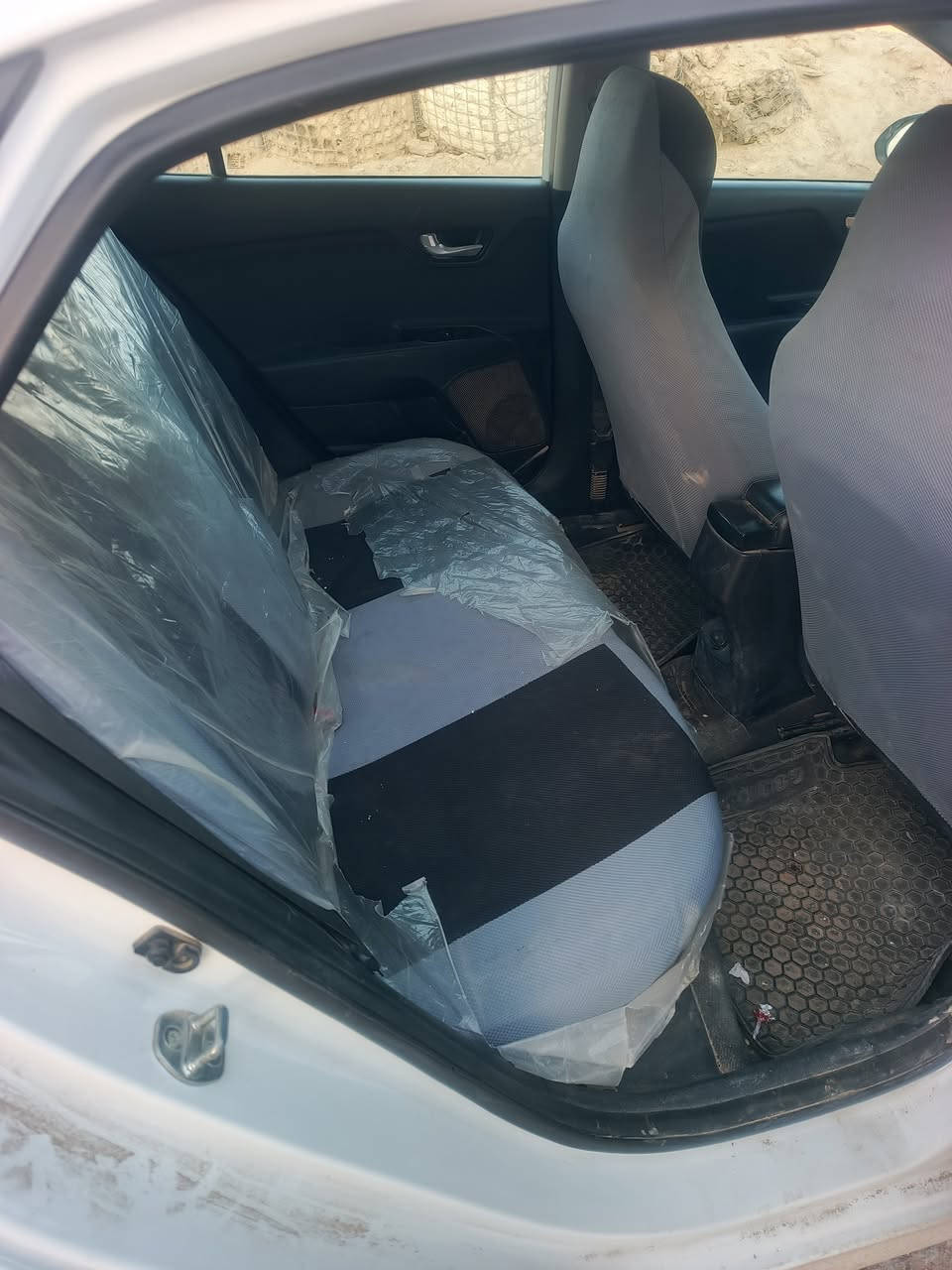 للبيع فقط كيه ريو 18واردرقم نجف بسمي مكفوله صبغ فتح تبديل بيه فقط بارد قليل محرك كير شرط 1600 فول عده الفتحه السعر 110 مكانه الديوانيه غماس ***********
