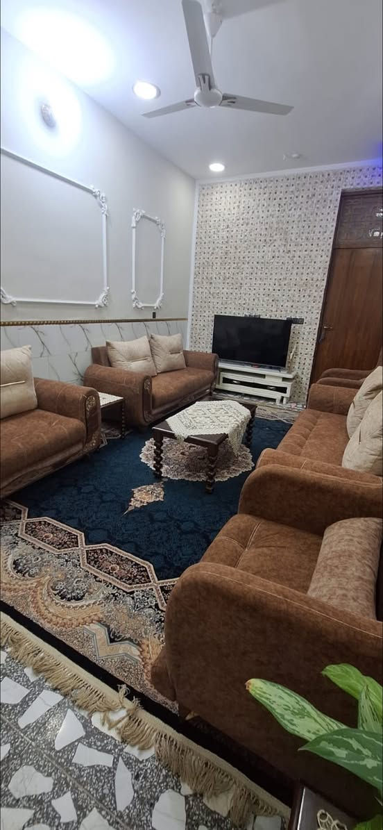 السلام عليكم عندي تخم قنفات آخو جديد للبيع بسعر مناسب حي اور تلفون ١٠ مقاعد ***********
