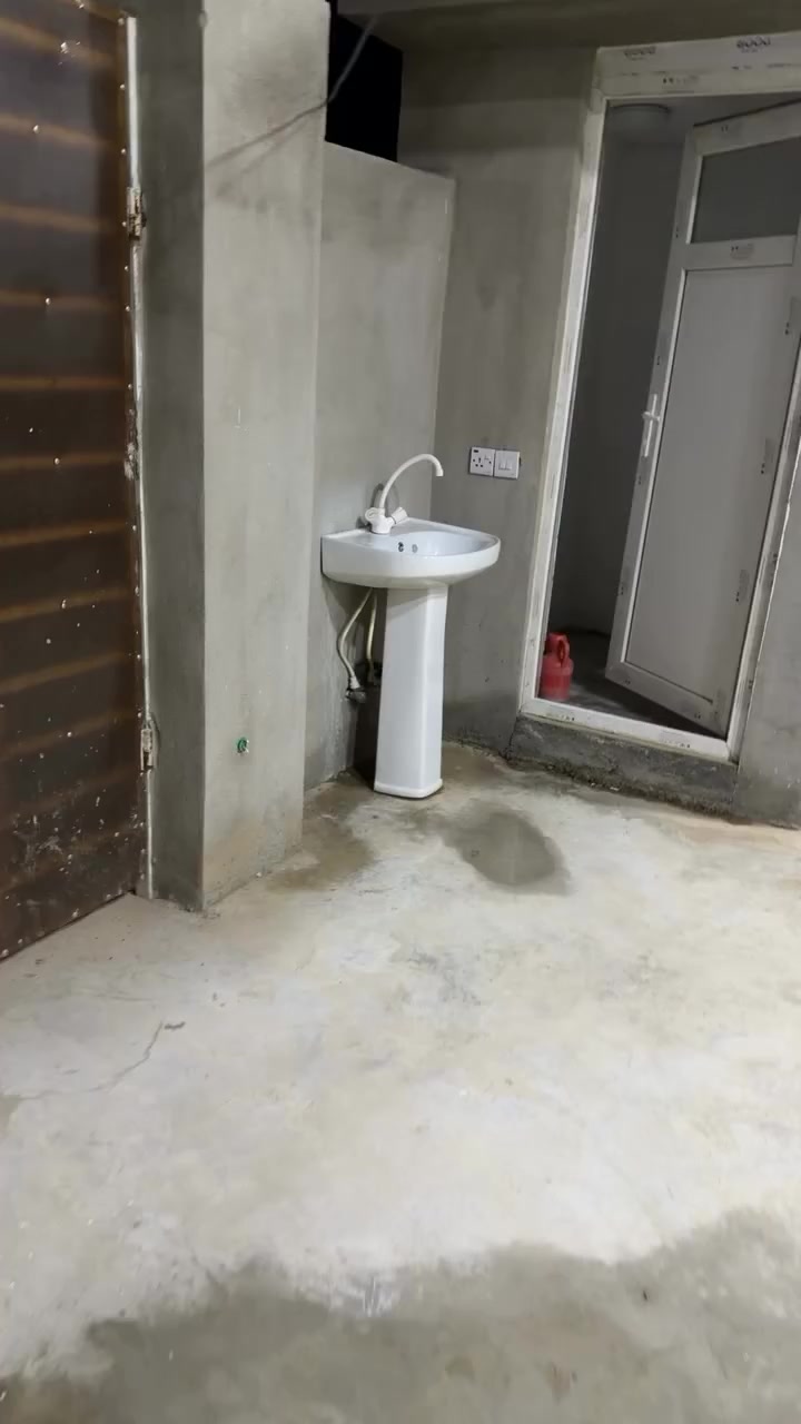 السلام عليكم بيت للبيع او للايجار سبعه نيسان حي الموظفين مساحه ١٢٥ طابق واحد
اذا للبيع البيت مطلوب اسكان
واذا للايجار فه هو فارغ ***********
