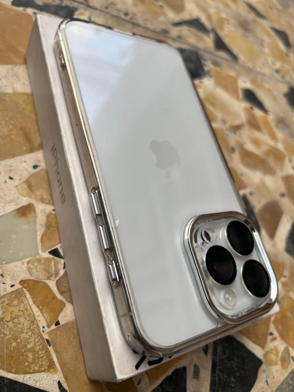 آيفون 15 برو ماكس ذاكره 256 نضافه 90% مبدل شاشه فقط باقي مكفول شرق اوسط AA بطاريه 84 السعر 750 مكاني كربلاء *********** كربلاء, العراق
