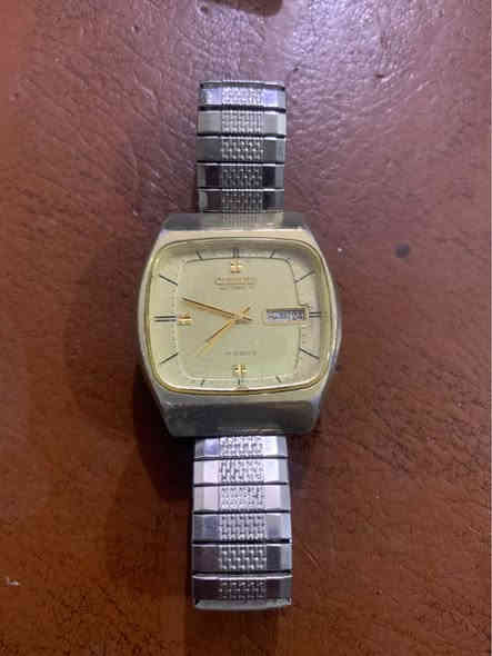 السلام عليكم
ساعات براند
للبيع شلع كلها ب ٢٠٠ الف
للعلم : السودة بالموقع ٢٠٠$ 
كل وحدة مكتوب المنشأ بالصورة
سويسري وامريكي
Swiss army
Slimstar
Omax quartz 
Citizen
ساعة تكويك وكلها شغالة
التواصل خاص او واتس
الرقم فقط واتس 
***********
مكان / حي الجامعة بغداد
يوجد توصيل بغداد بغداد
