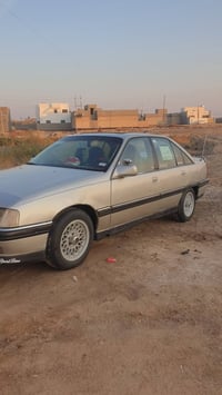 اوبل اوميغا • محرك شرط • الرمادي