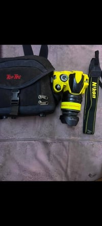 كاميرا نيكون • للبيع