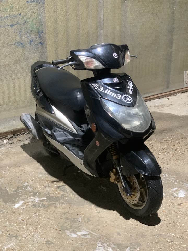 سلام عليكم 
دراجه سكنس فحل (نوزل طلاعات )
مكفوله برغي مابيهه نقص 
الدراجه مال جناي بانزين كله محسن 
ودهن امزويل 
بيهه كلجات رياضي بس الكلج الخلفي ب100 الف 
سعره 800 الف بيها مجال 
مكاني بغداد الدوره
رقمي : ***********
