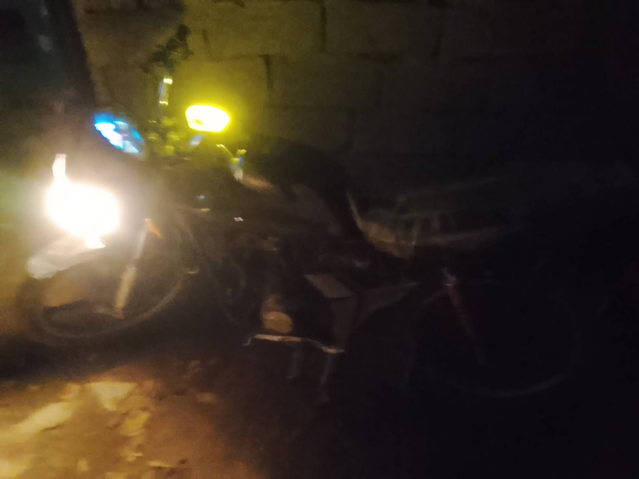 شباب دراجه بوكسر 2021 دراجه نظيفه اريد مراوس ستوته مال شغل زينه كل شيء شغال سلف هندر كهربائيات كله شغال بيت ببغداد ***********
