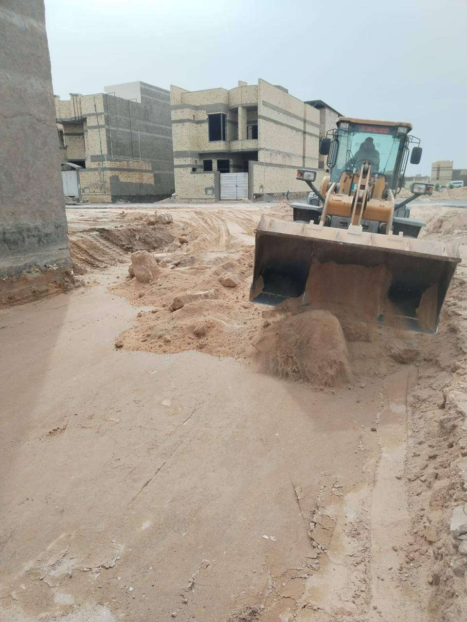 سلام عليكم اشتغل حدل وقلاع ودفن وشغل حلو وهذه رقمي *********** شغل حلو وتفليش بيوت
