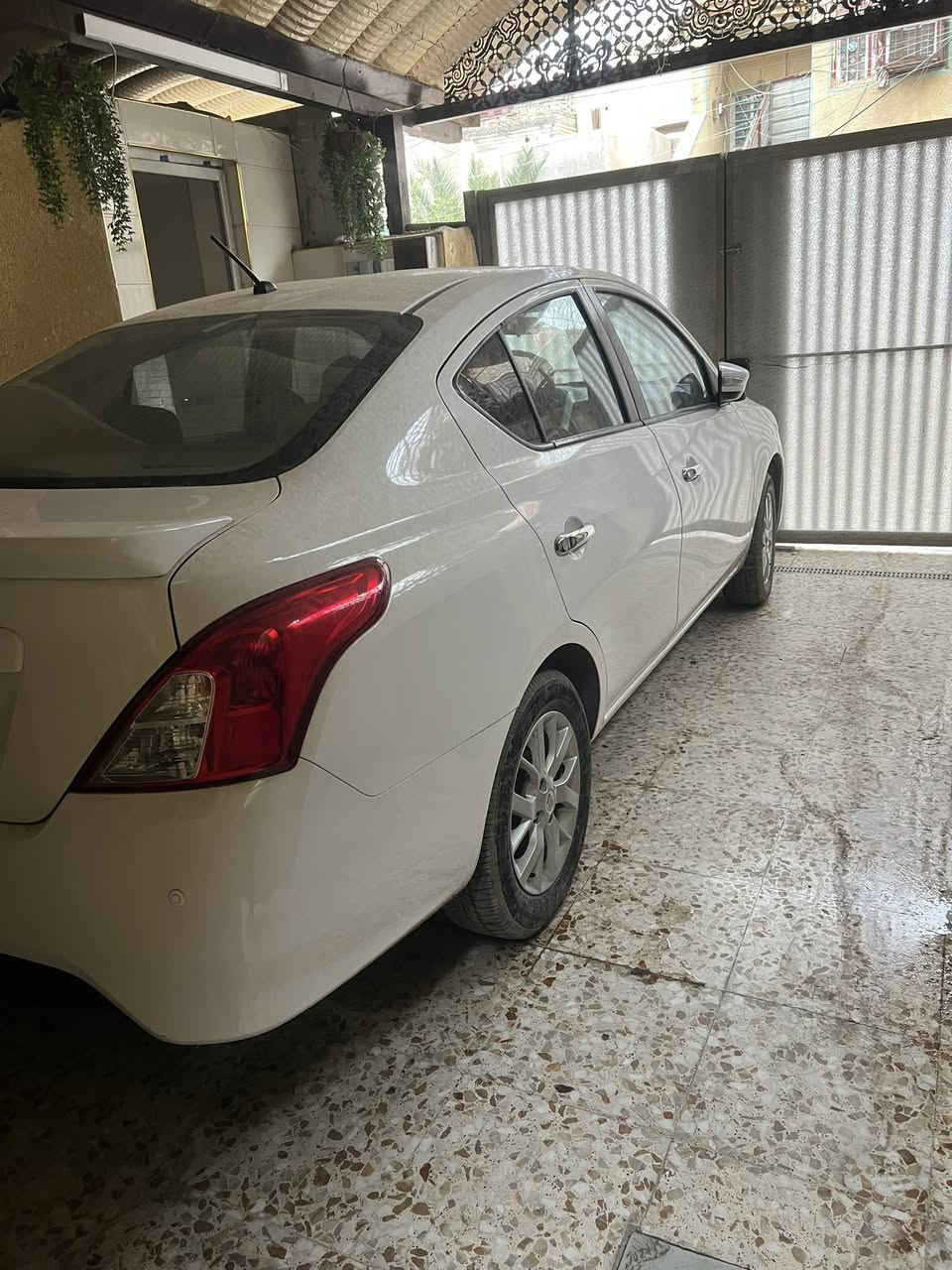 اسلام عليكم نيسان سني  2024مكفولة كفالة عامة  بعدهة سيارة جديدة ماشية 27الف تبريد قطعتين ويل كب مابيهة اي ملاحضة مكانهة بالرصافة الشعب السعر 127$
للاستفسار ***********
