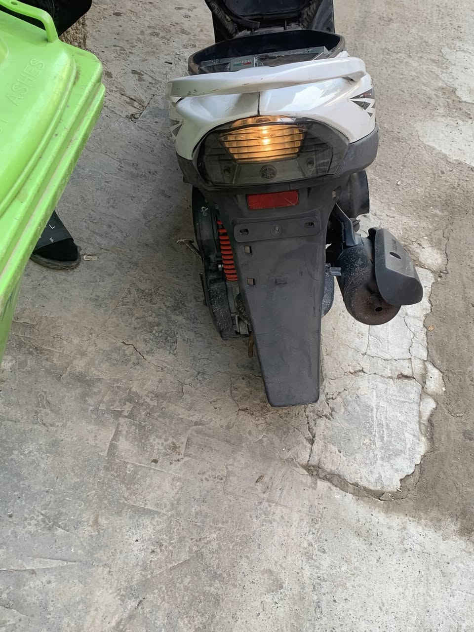 يا الله سلام عليكم ماكس عدله بيضه دراجه مكفوله من بجم للبجم دراجه صارلهه 3 اشهر من نزلت مكفوله وع ايدي نقصههه بس عرموطه سلف وهندر شغاله خير من الله كهربائيات كامله وياههه زوج تايرات رايدهه ب800 وبيهه مجال للشراي ***********
