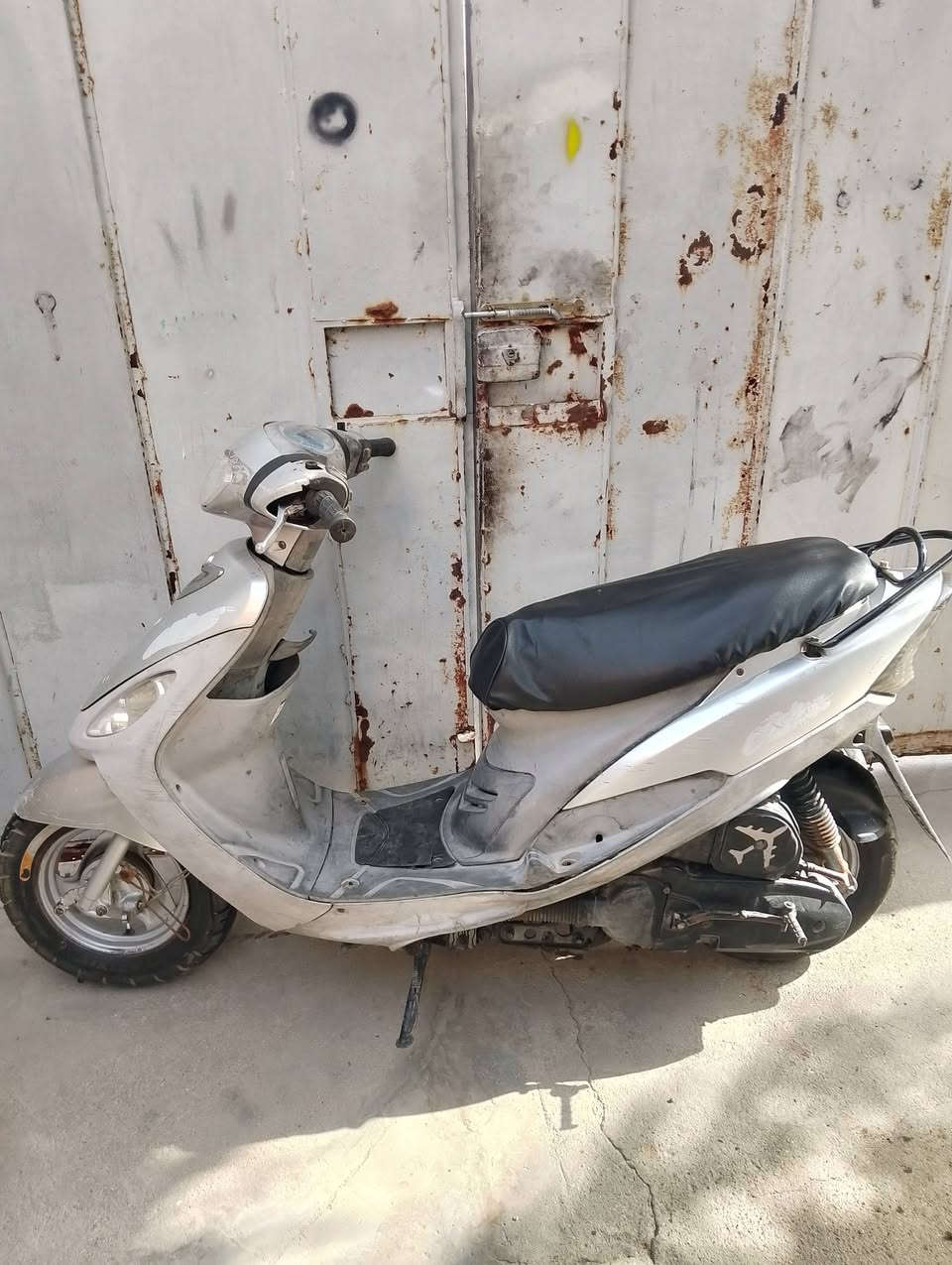 ماكس قجمه البيع السعر 600 وبيها مجال المكان معقل شارع النادي الرقم الهاتف ***********
