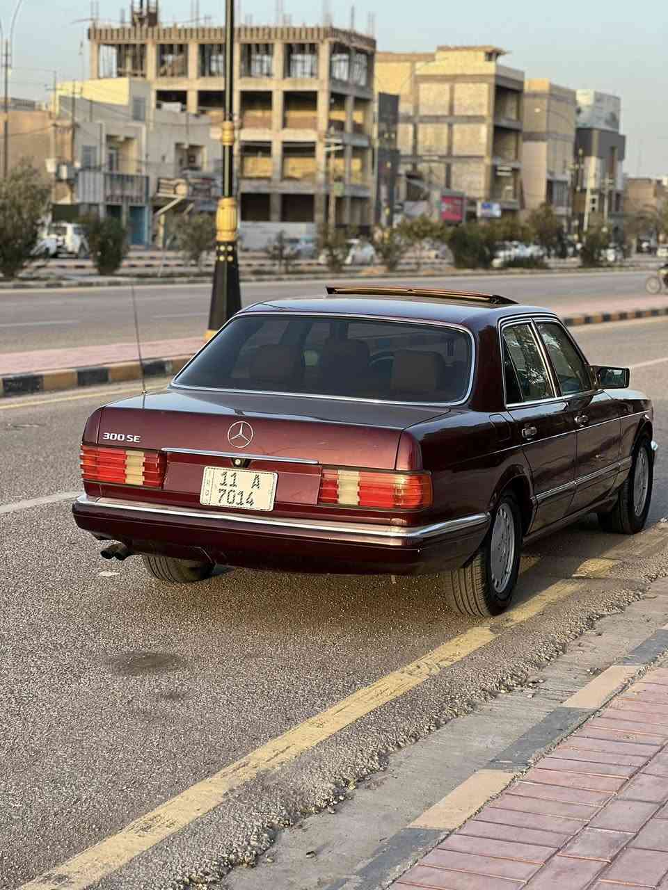 بسم الله ماشاء الله
مارسدس جامبو بيع 
اللون مميز غرفه جلد جديده بيجي 

حجم 300SE
موديل 1989
رقم بغداد شبه مميز
دبل مروحه 
دبل هورن 
اريل كهربائي 
كشنات كهرباء 
ستيرن كهرباء 
مري كهرباء 
جام كهرباء
سلايت طكتين
سنتر لوك 
قواعد دبلات بلاد
كير مكينه بلادي مكفول 
صدر اكسل تخم تاير جديد 
كهربائيات كلها جاهزه 
مصبوغه جماليه بلا ضربه  
منضومه ماء وبانزين كله جديد 
تبريد ثلج تدفئه
السعر 95 مكاني نجف مكلف بنشر اتصل وبيك خير وتدلل ***********
