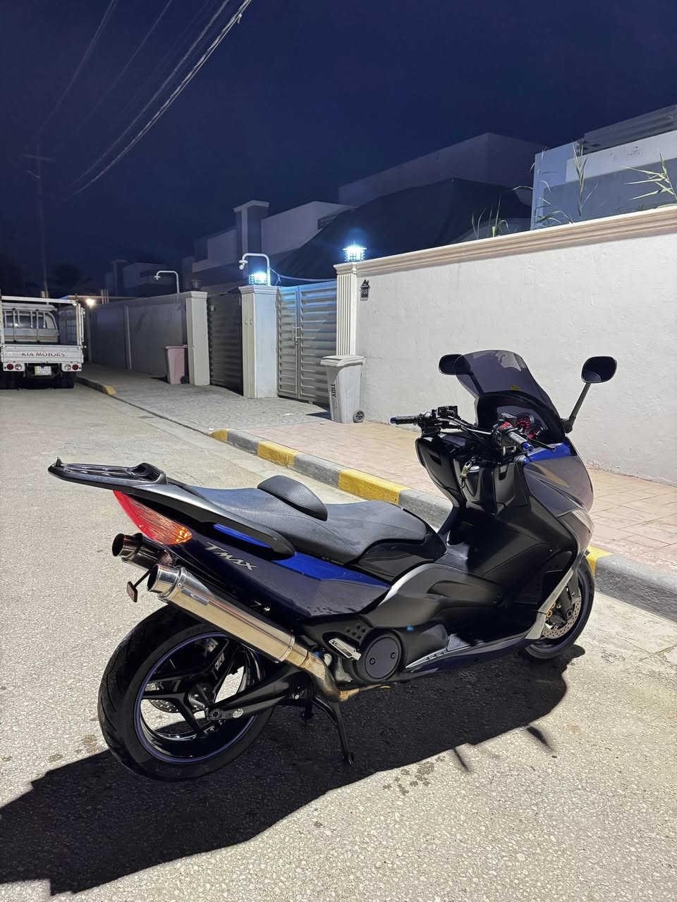 السلام عليكم تي ماكس 11 طالعه من معرض كلشي وكلاشي صارلها شهرين طالعه النظافه شوفت عينك الدراجه مفووله 
مكفوله كفاله عامه من كلشي مكلف بل نشر الرقم ***********
