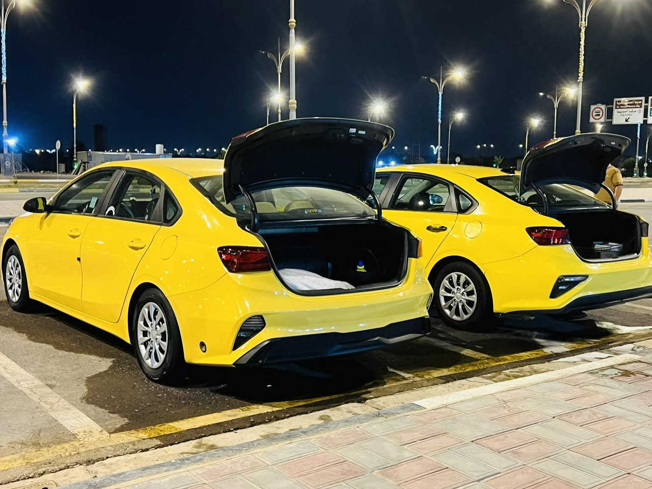 سلام عليكم كبات بلاديه مال فورتي سيراتو لبيع /تعلوه مال تحويره  ع 14 هم لبيع اتصال ع رقم ***********
