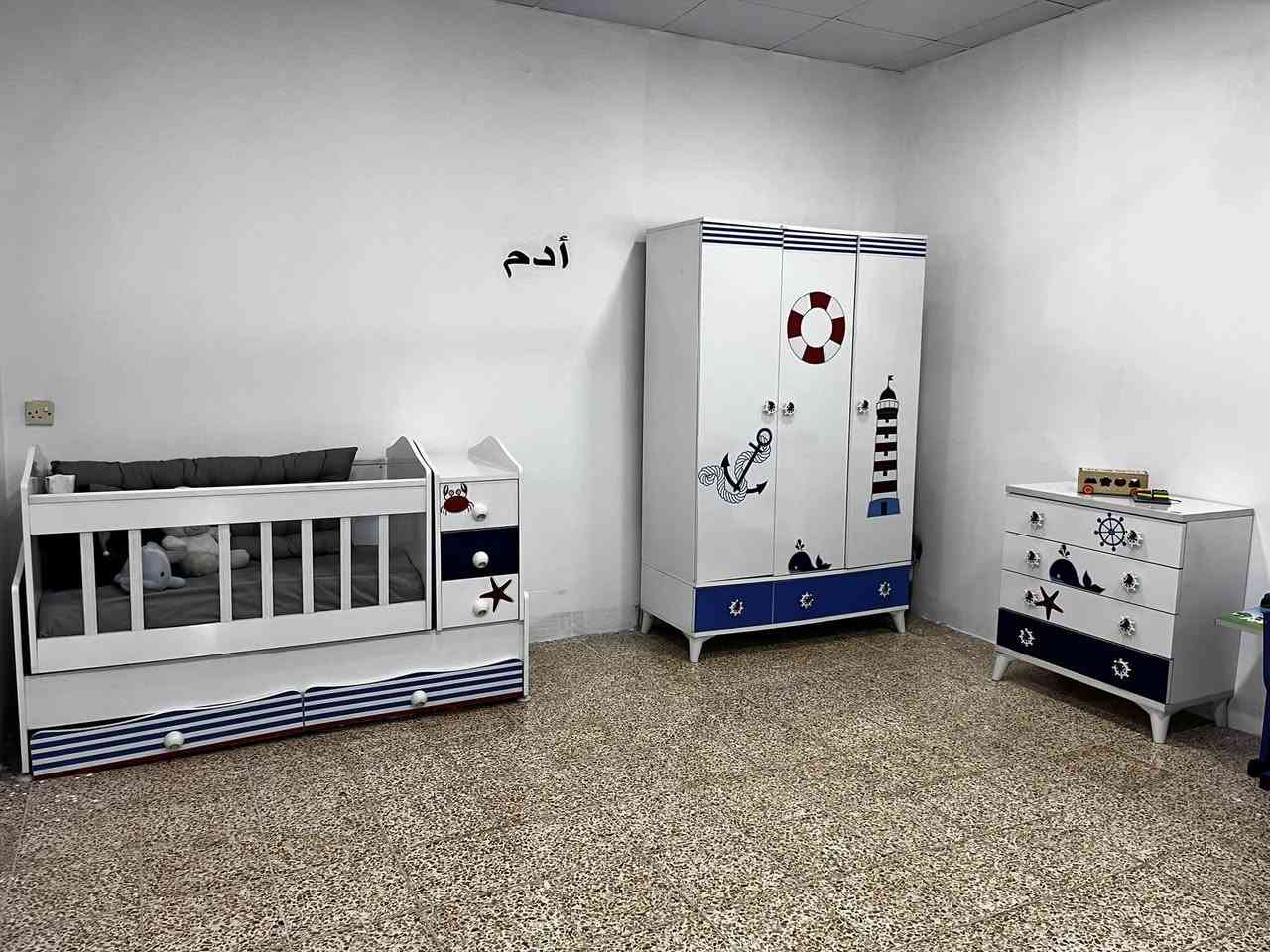 غرفة نوم للبيع
السعر 200 ألف 
***********
