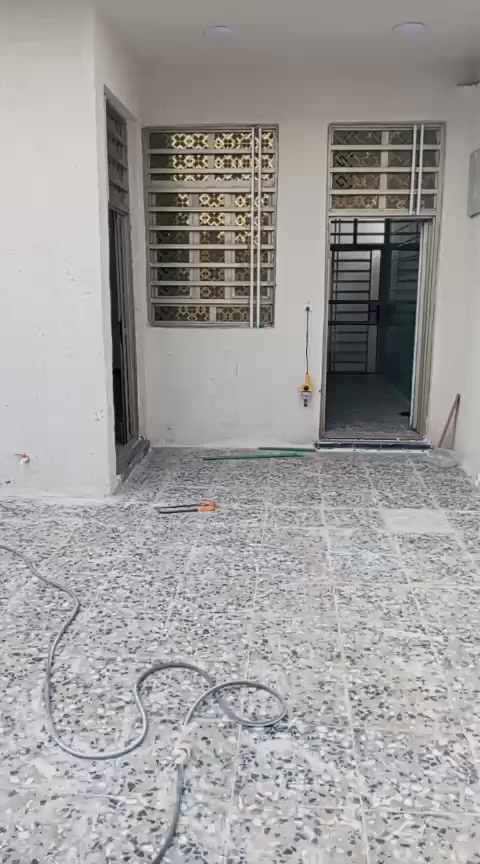 يوجد دار لبيع مساحه 150.م جسر ديالى قرب جامع البيض *********** الستفسار
