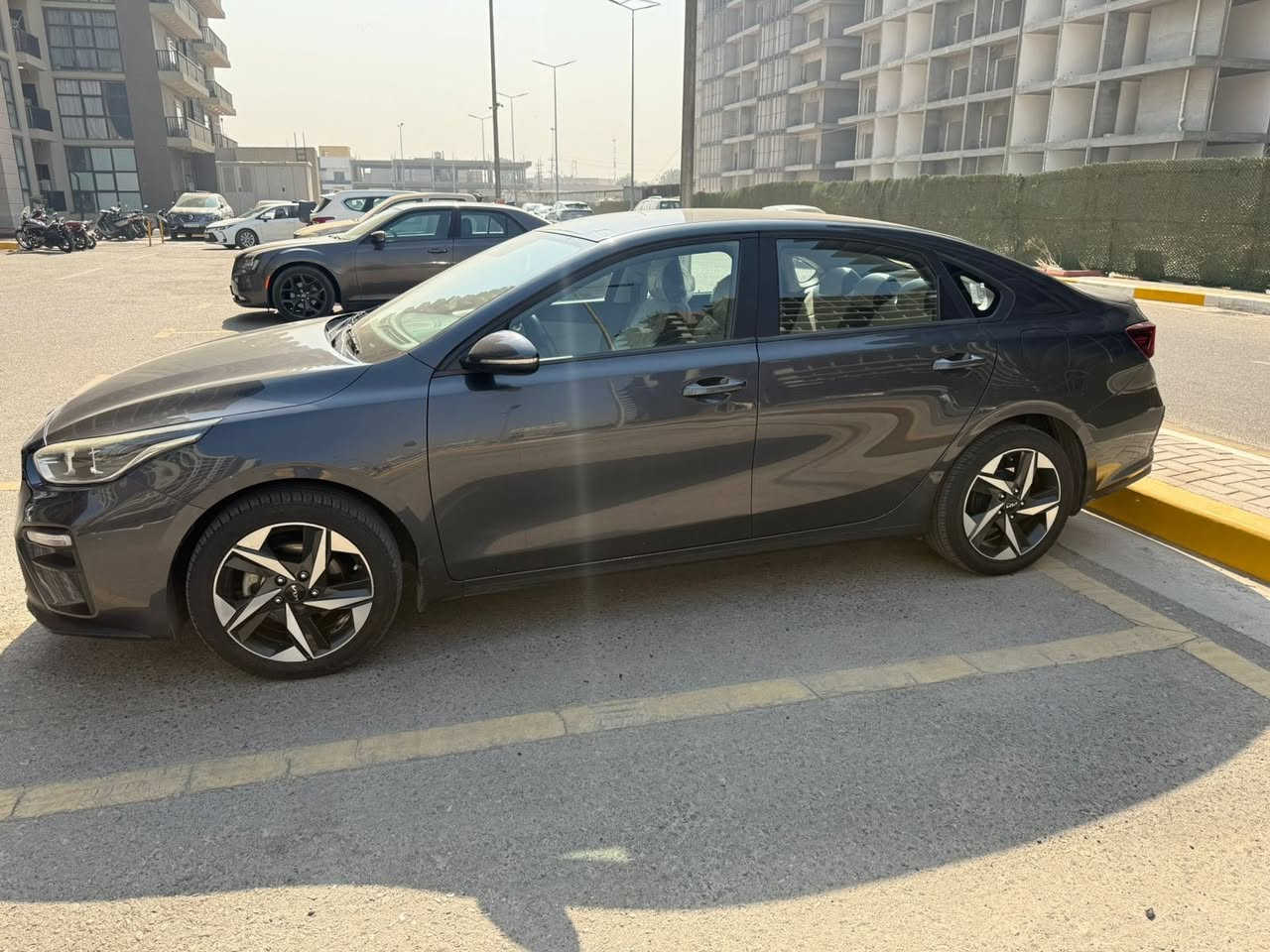 سلام عليكم سيراتو خليجيه للبيع 2019 رقم بغداد بئسمي بيه طخه بلباب وره السايق نص فول  سياره جديده  مكينه كير مكفولات مكفوله من التبديل ولفتح عنوان حي الجهاد 
***********
السعر 142
