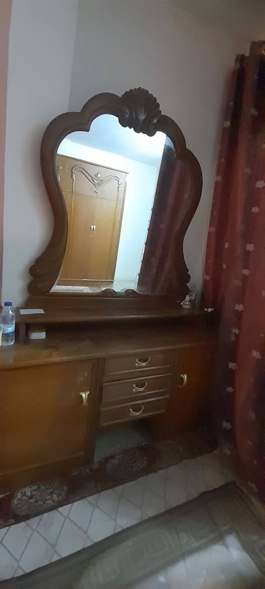 غرفة نوم 7قطع "صاج" داخل وخارج..
المكان: بغداد البياع 
للسعر و التواصل ..***********
