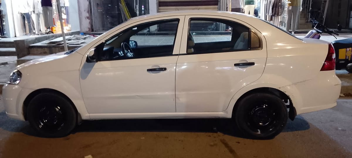 افيو موديل 2009 خليجي  الشركه العامه سياره كفاله من الصبخ ولمعجون حته دعاميات بدون صبخ بيه طغطغات موضحه بالصور 
سياره ع وضع الشركه كلشي بلادي مابيه كل نقص سياره واكفه اسنين مامشتغله كله بلاديه 
السعر 72
العنوان بغداد 
الاستفسار رقم الهاتف ‏‪***********‬‏
