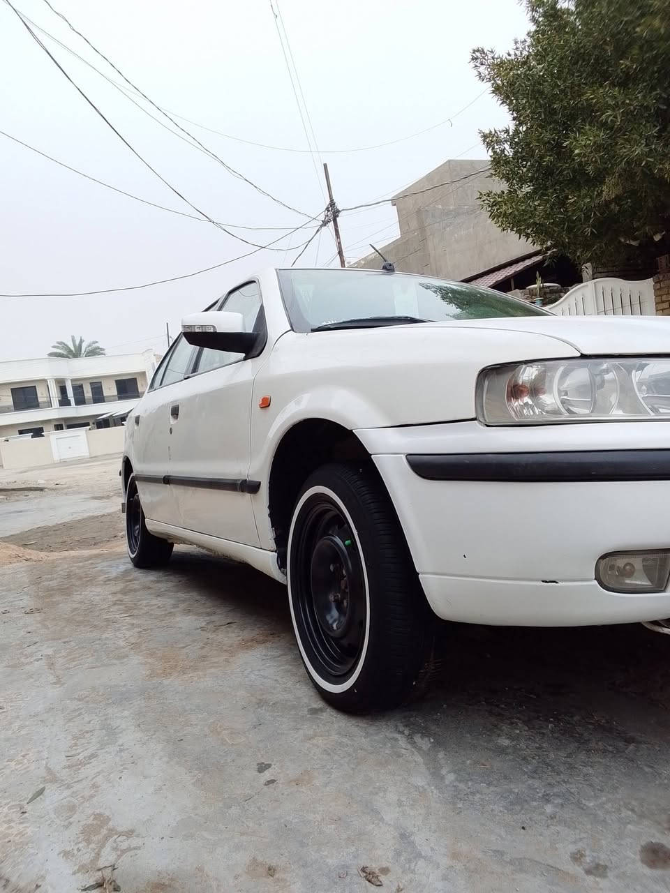 سلام عليكم سياره سمند للبيع موديل 2010 سياره بيهه خياس بل هلال الخلفي تخم تاير جديد  داخل نضيف صدر امامي خلفي جديد كير ميكنه مكفول كهربائي شغاله سياره ناطقه لا تنقيص ولا تبخير وخير من الله سياره مامتعوبه بيهه شخوط بل جاملخ اليسره فقط السعر 46وبيهه مجال حك الجيه تحويل ثان يوم احول وهاذ رقمي وبرسم الخدمه ***********مكاني بغداد الدوره حي اسيا
