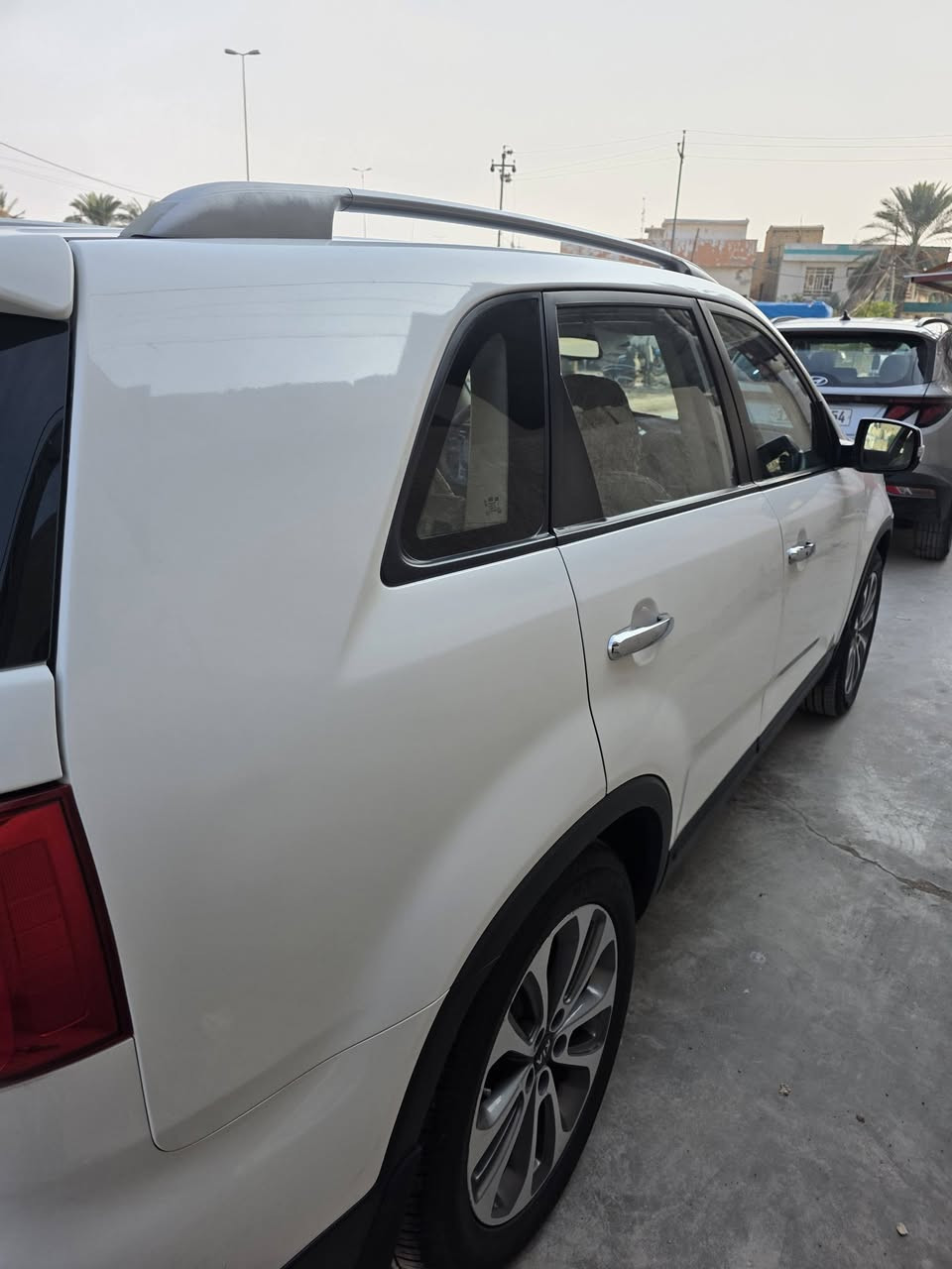 للبيع سورنتو 2015 خليجي فول موصفات ما عدة لفتحة لسيارة مكفولة ما عدة بارد موضح بالسونار محرك اربعة سلندر 

السعر 180 وبيهة مجال 

***********
