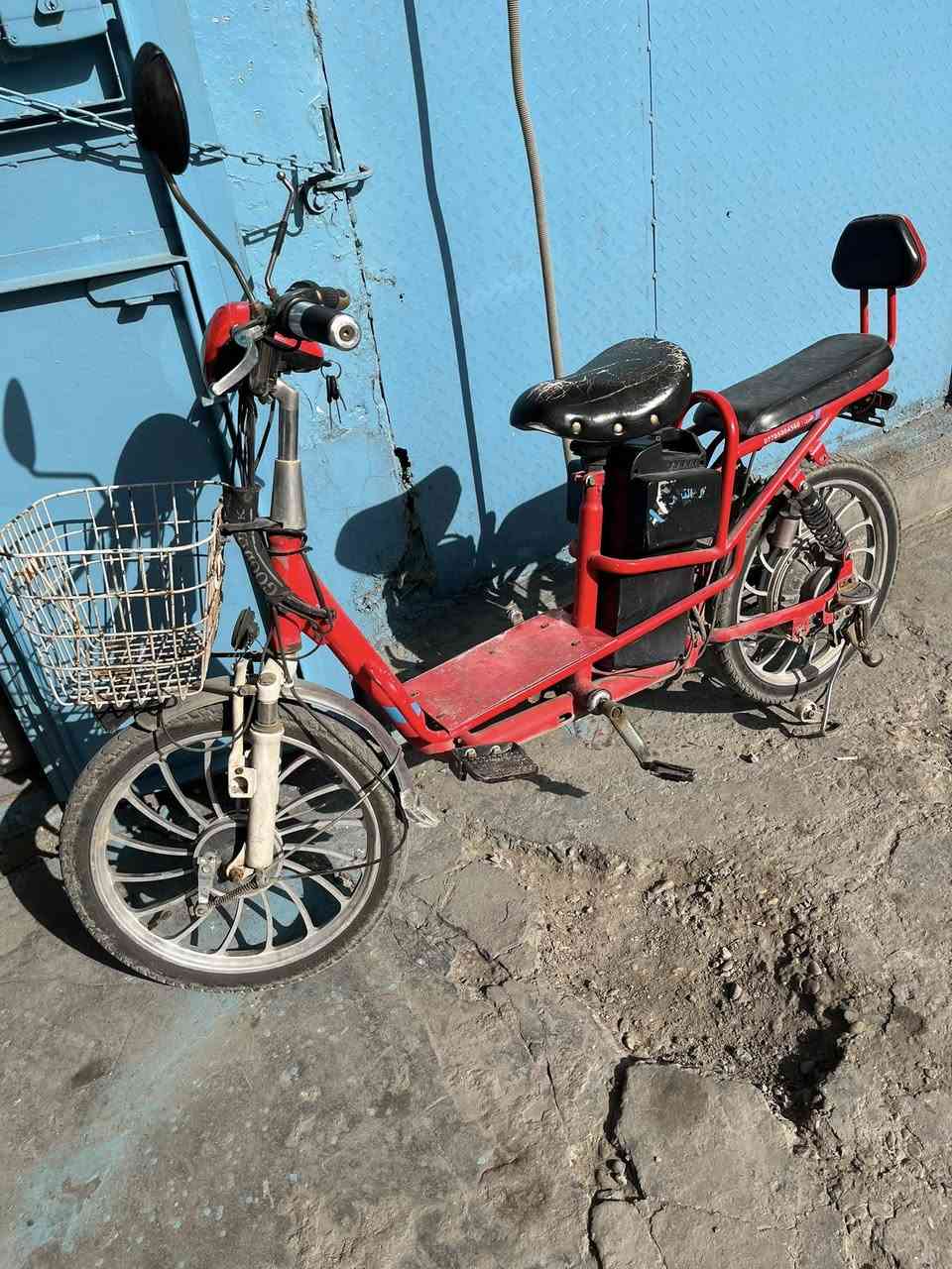 درجة للبيع السعر ١٥٠ الف شغاله العنوان بغداد شارع النضال الاتصال ***********
