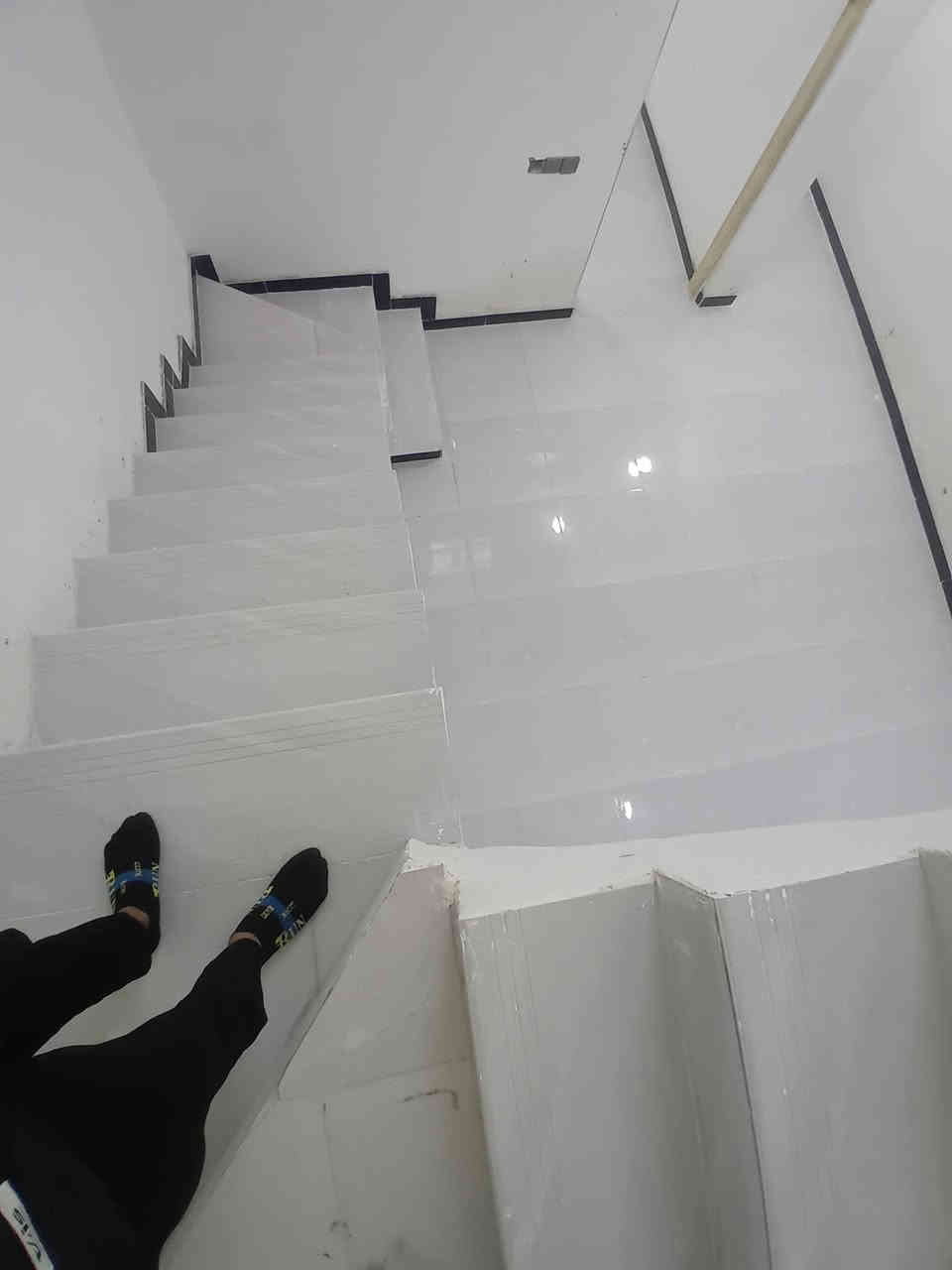 اللهم صلي على محمد وآل محمد مشتمل للبيع طابو زراعي سند ٢٥ مساحه ١٠٠ متر بناء جديد غير مسكون بأسمي يتكون المتشمل من غرفة النوم وصاله ومطبخ واستقبال وصحيات بناء حديث متعوب عليه وبل عافيه عله ياخذه والله يسهل عله جميع يارب 
***********  《واتساب ابو زهره
