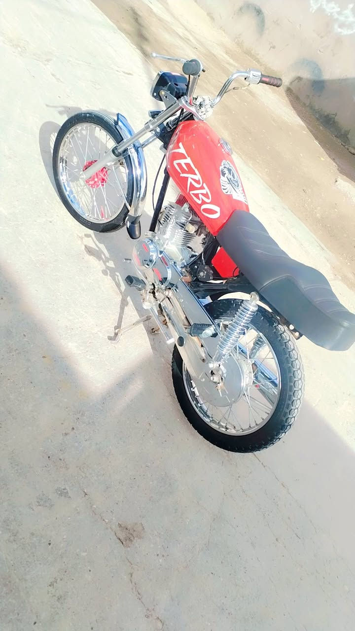 سلام عليكم شباب دراجه البيع يراني محرك تيربو تعمير جديد 2025 رايدها 750 وبيها مجال الطيبيب دراجه كلك وهاذ رقمي *********** مكاني كرمت على الهارثه صيطرت القادسيه
