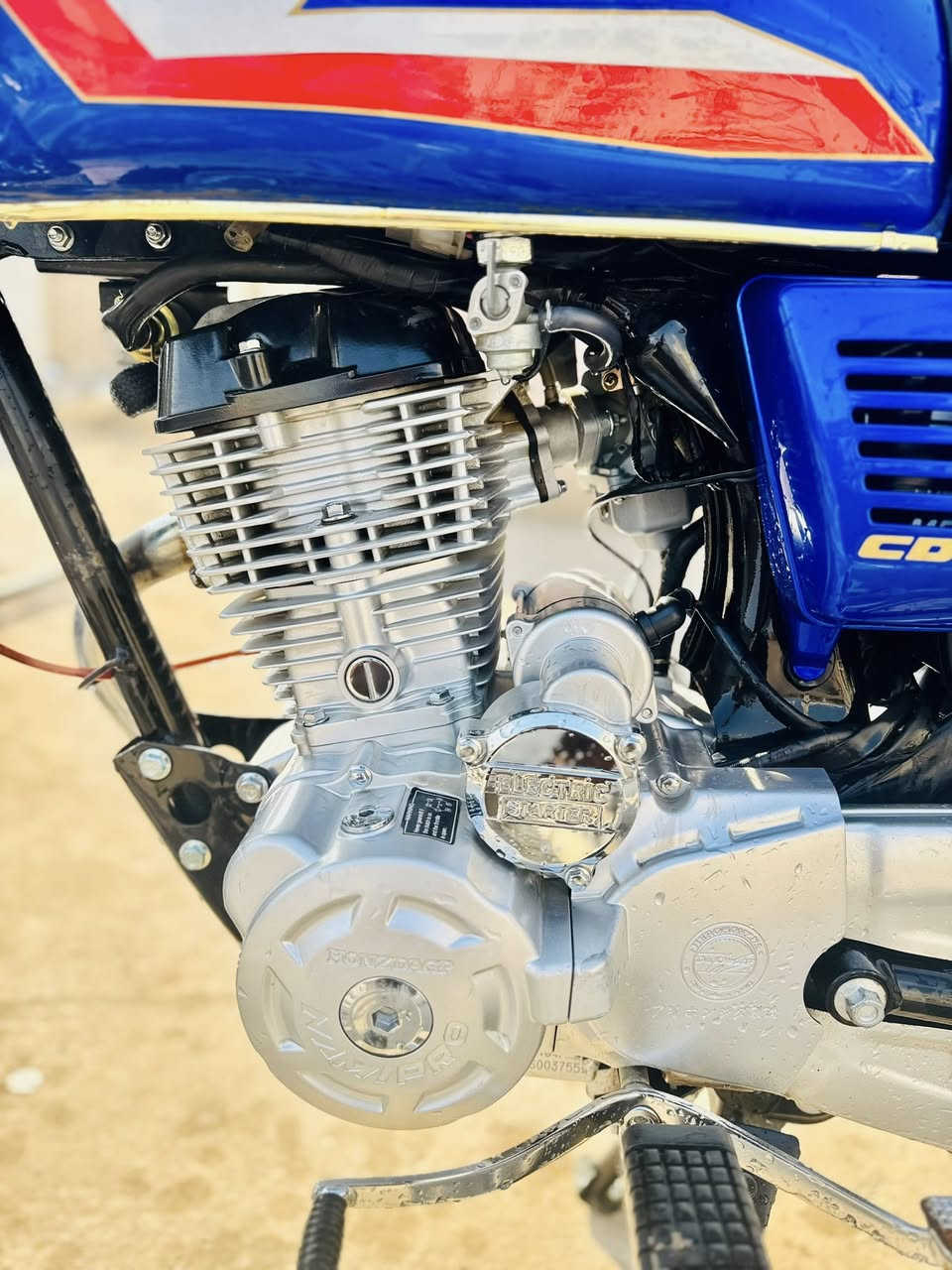 السلام عليكم
للبيع دراجه نامه برو 5 كير مكينه 200 موديل 2025 دراجه صارلها 4 اشهر من طالعه من الوكيل اكفلها الك من الشخط نشاط خير من الله اوراق اصولي كمرك مدفوع سويج سجينه لونها يخبل مكاني بابل قضاء القاسم سوق دوهان السعر 860 وبيها مجال بسيط دراجه مال جناي مستعجل ع بيعتها الشراي يتصل ***********
