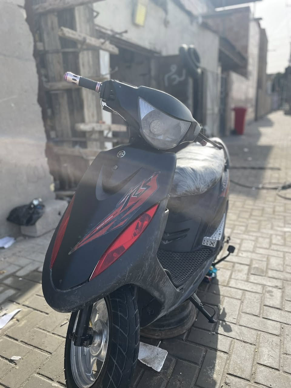 السلام عليكم 
دراجه ماكس بوشه 49 مفتوحه فقط ربل ولف دراجه كلهه بلاديه  ومختمه من الطول. لطول  نهضه ومعدل ودراجه حلوه  ونضيفه ومامتعوبه نقصه فقط بريك كدام ولايت كدام والبقيه كله شغاله السعر 675 وبيه مجال قليل مكاني شارع التاميم قرب افران السوداني ***********
