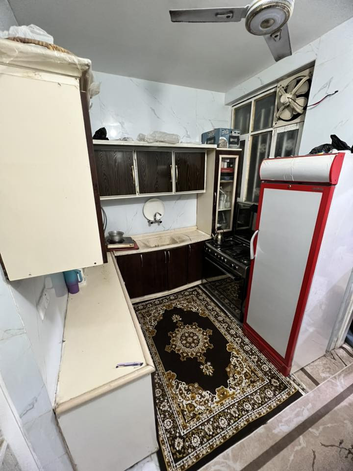 دار للبيع  بناء حديث موقع تجاري مساحه 56 متر
طابقين يحتوي على 
الطابق الاول استقبال 
مطبخ 
صاله
صحيات
منور
الطابق الثاني
غرفه نوم عدد 2
صاله 
منور
صحيات
للاستفسار الاتصال على الرقم
***********
