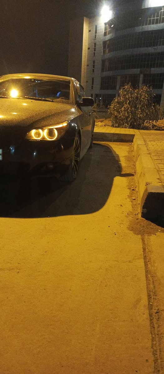 سلام عليكم 
BMW E60
مكينه n52 .30 نوزل قصير 
سياره فول موصفات 
فتحه
كشنات كهرباء 
تحكمات ستيرن
تحكم سرعه 
موديل 2007
سياره بسيم هزه جديده ماصار 4اشهر
كير مكينه خير من الله
تبريد ثلج تدفئه نار كلشي شغال
السياره صدرها بدلته بقن بس دبلات
تخم تاير نضيف
بيها صبغ ثلث قطع فقط
بيها ضربه شاملغ عكس السايق امبدل نفس الون هوه والبنيد وصور ضربه موجوده شواصي سليمه شرط الضمان
عليها كت كامل M  
سبايد M
دوسات M
دعاميات M
ويل M
بل حقيقه نصبتها احلى
مكان سياره انبار 
ادور مراوس بدي قديم 540 او صقر هاذ رقمي واتس متواجد *********** صور كلها كدامك لا تجي تكلي دزلي صورها هاي كدامك شوفها عجبتك راسلني ماعجبتك اتركلك تعليق يليق لوجهك لحلو 😉 تحياتي لكم حميعآ
