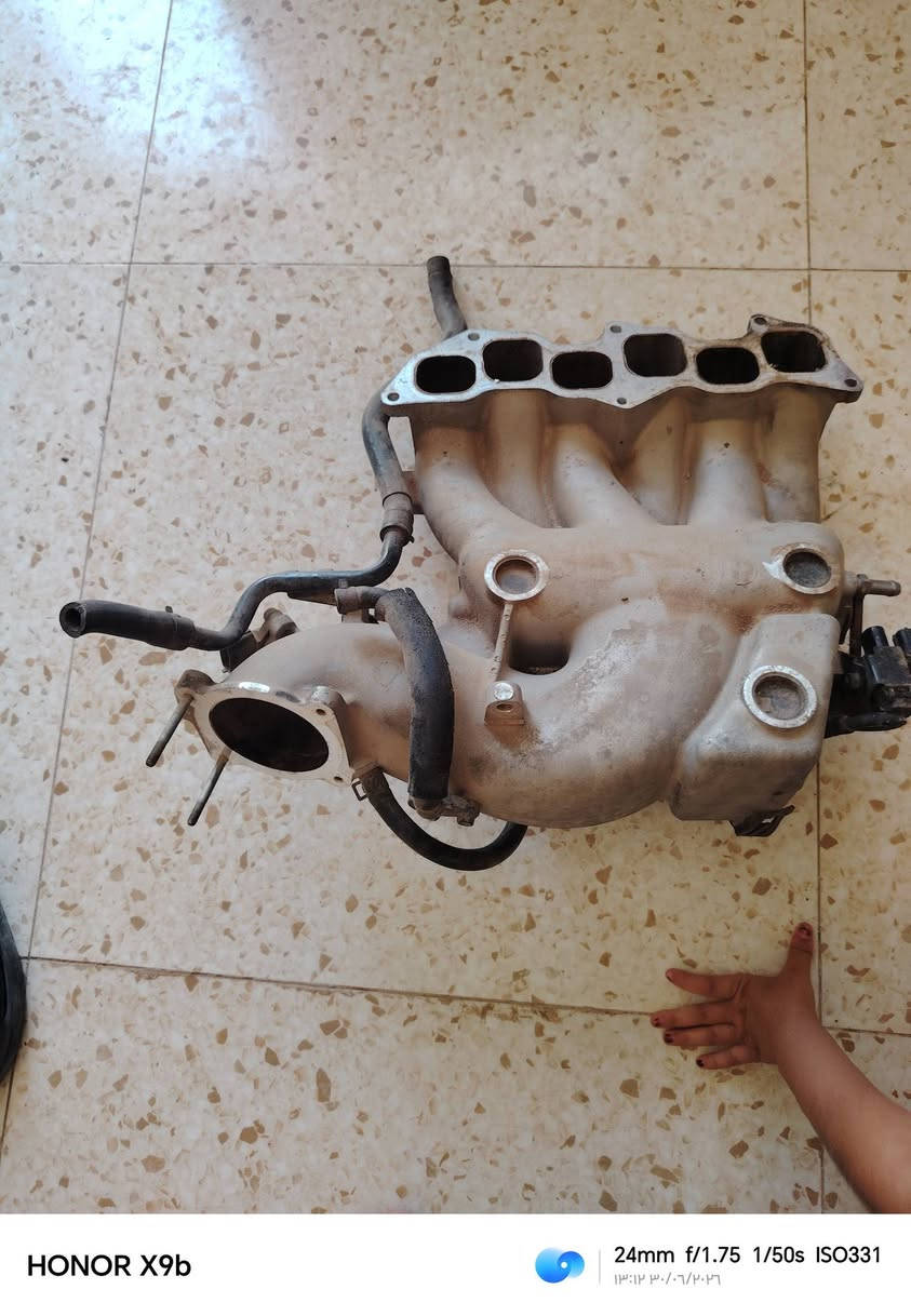 غراض سورنتو ٢٠٠٩ جدد مال تفصيخ حاويه دكشن وعقل هو والظفيره كامل للبيع الرقم ***********
