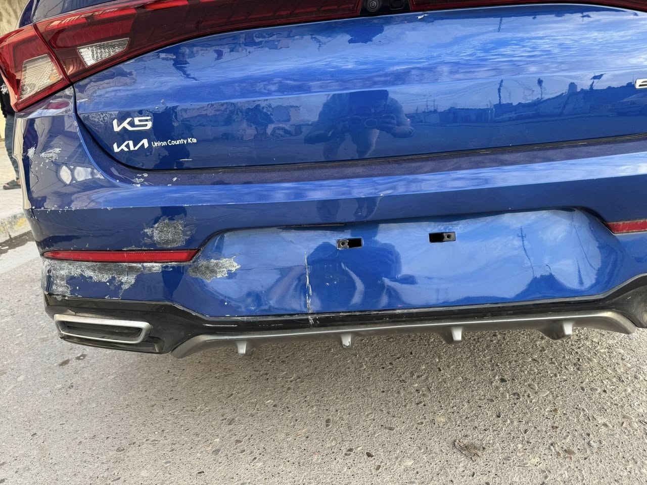 سلام عليكم كي فايف 2024جيتي لاين فول وارد امريكي مواصفات للاخير عده الفتحه ماشيه كلش قليل 8000 حادثها شويه ضربه بجنطه رجعته بارد الحادث مرفق بصور سياره جديده ما شاء الله صارلي سبوع من طببتها السعر ع الخاص


**إذا كنت صاحب هذا الإعلان وتريد حذفه لأي سبب، رجاءا أرسل رسالة إلى الدعم الفني**