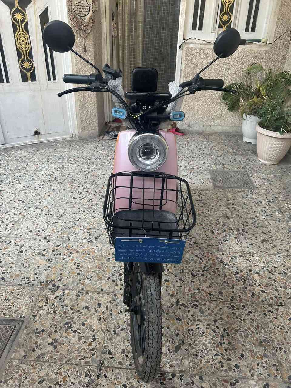 دراجه شحن للبيع  نضيف تجي تفحص وشوف حلوه ومرتبه كلش موديل 2025 اخذته قبل6 اشهر 350 الف قفل بدون احراج مكاني العبيدي رقم تلفون ***********
