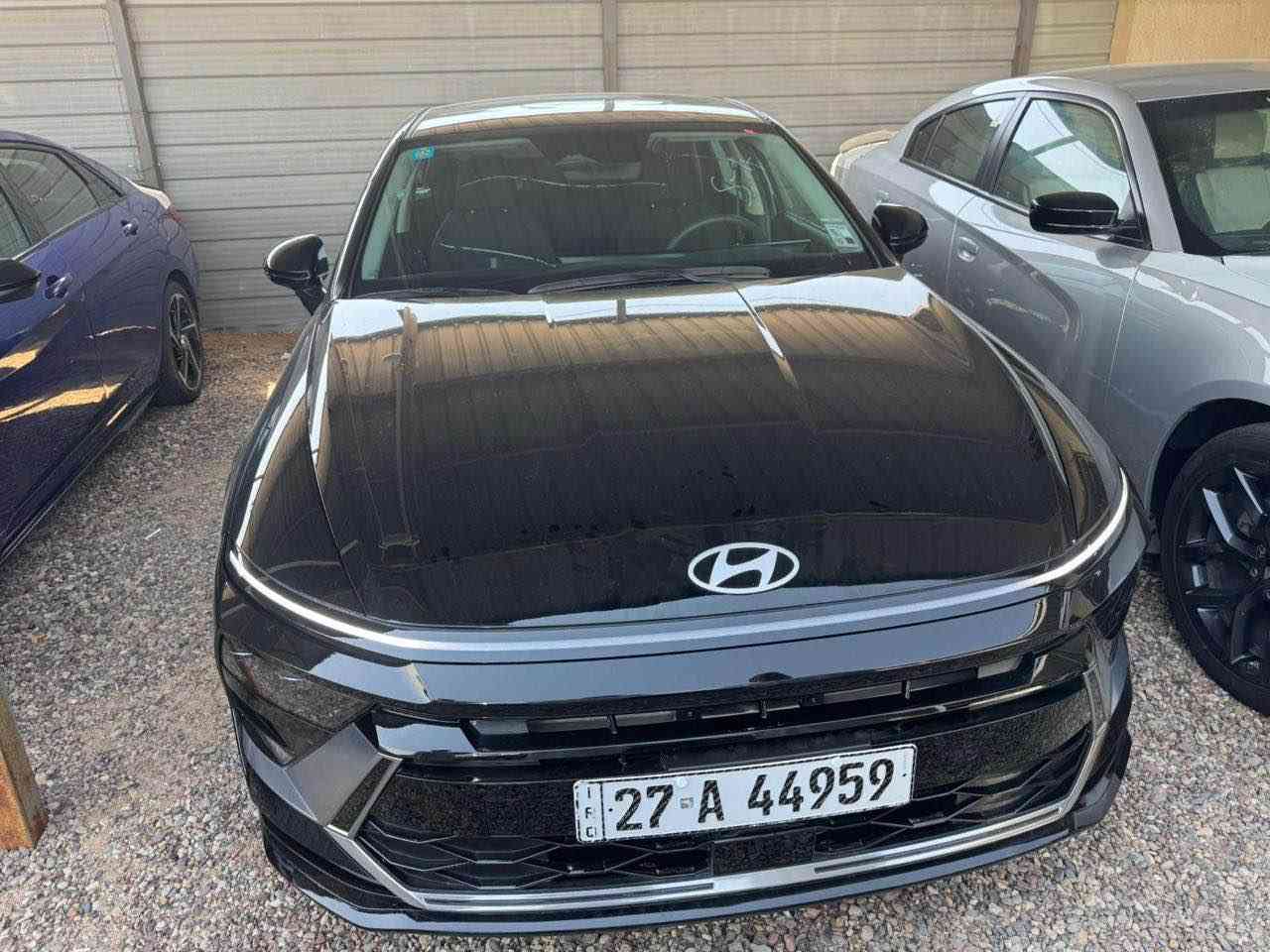 سوناتا 2024 وارد أمريكي 
موعقين ناصرية الحادث كما موضح بالصور وبيها كم زلغ بالقمارة بسبب الحاوية الي جايه بيها 
ماشية 35 الف كم موجوده في البصرة سفوان 
سعرها 185$وبيها مجال بسيط 
رقم الهاتف *********** البصرة, العراق
