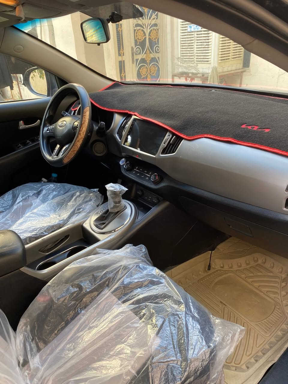 سبورتج 2016 رقم اربيل السنويه ساقطه /مواصفات بصمه تشتغل تشغيل عن بعد كامره خلفيه حساس خلفي مثبت سرعه تبريد ثلج امامي خلفي /محرك GDI/ خمس ركاب شاشه كبيره وبيها بعد مواصفات 
السعر 120  وبيها مجال 
وترهم مراوس
مكان السيارة
نجف كوفة حي ميسان
/ رقم موبايل : ***********
مكلف بلنشر
يرجى الاتصال بلرقم
